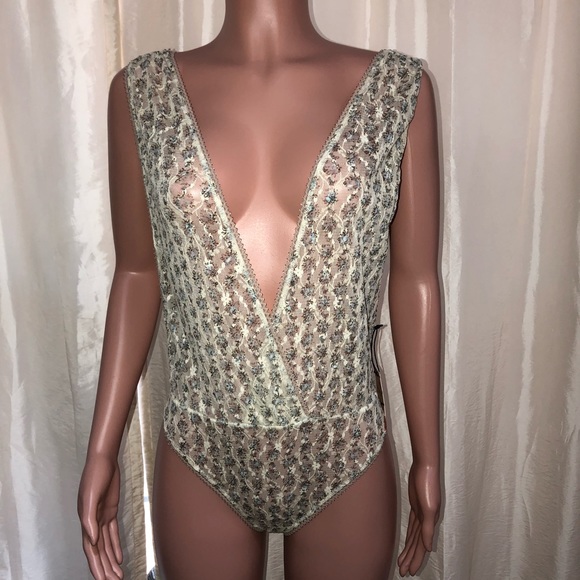 💖Lace Day Dream Bodysuit💖 - Picture 2 of 4